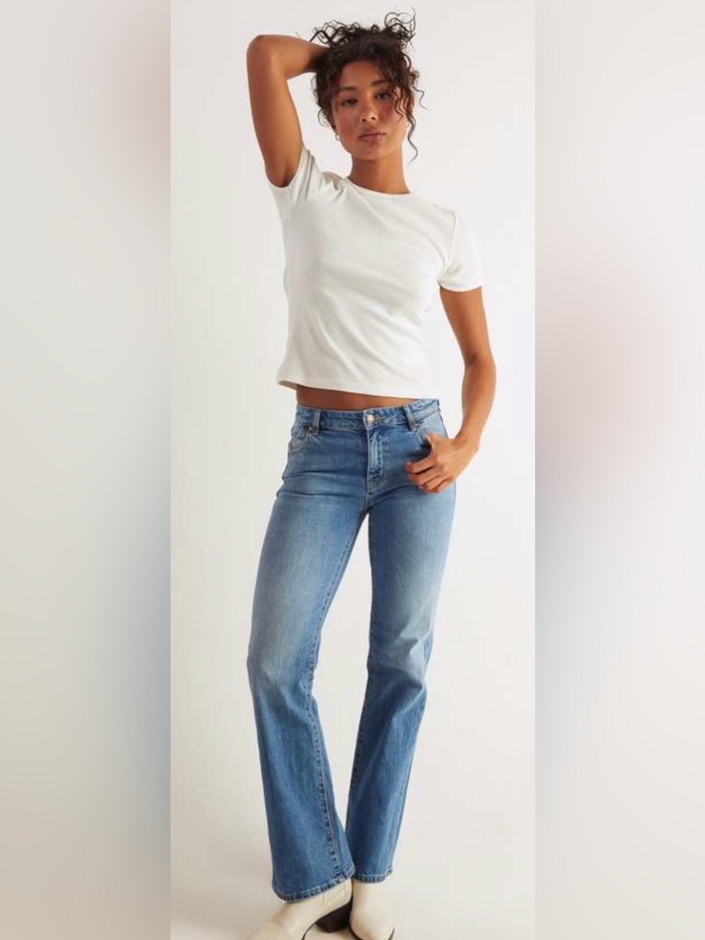 Rollas Mid-Rise Straight Leg Women’s Jeans in Light Blue